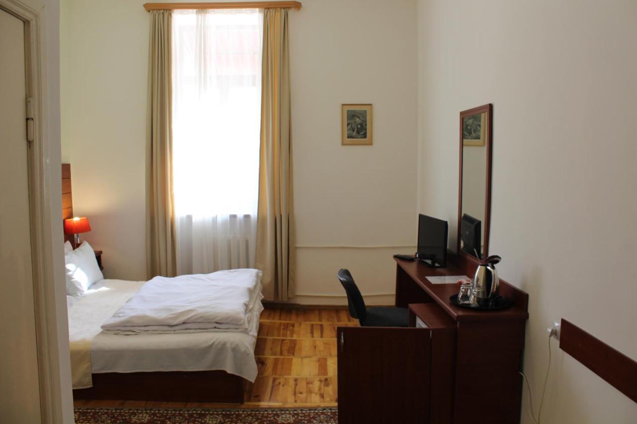 Diligence Hotel & Restaurant Dilisan Kültér fotó