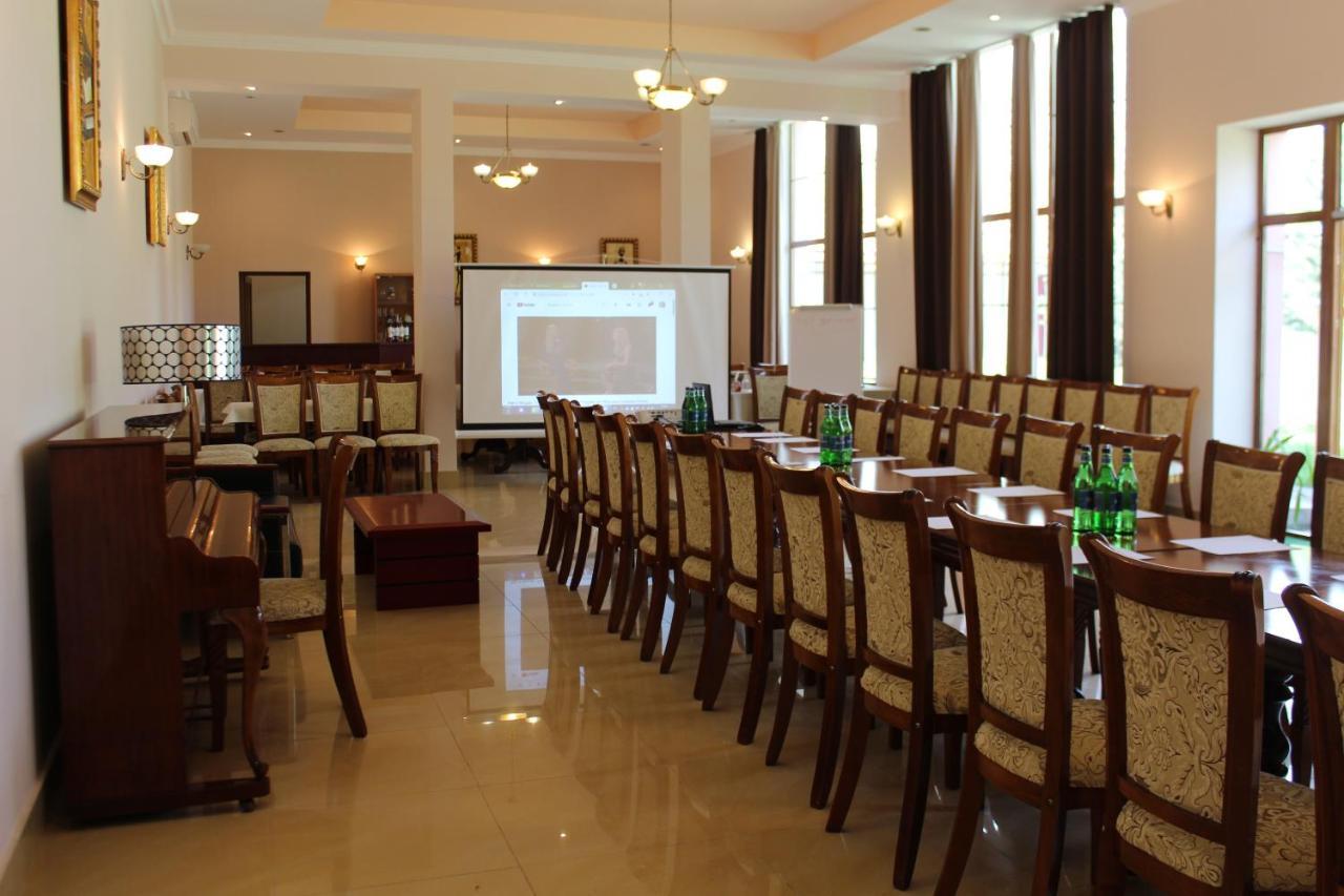 Diligence Hotel & Restaurant Dilisan Kültér fotó