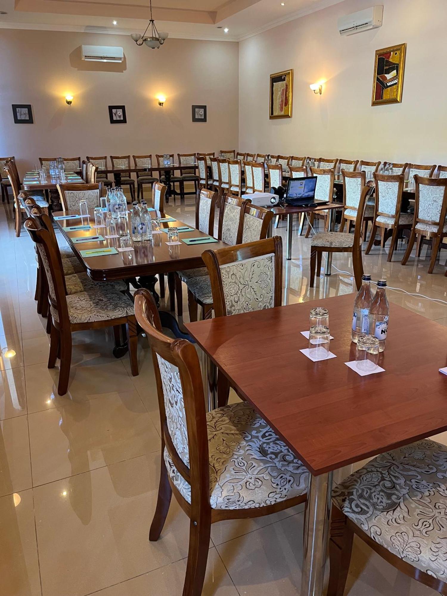 Diligence Hotel & Restaurant Dilisan Kültér fotó
