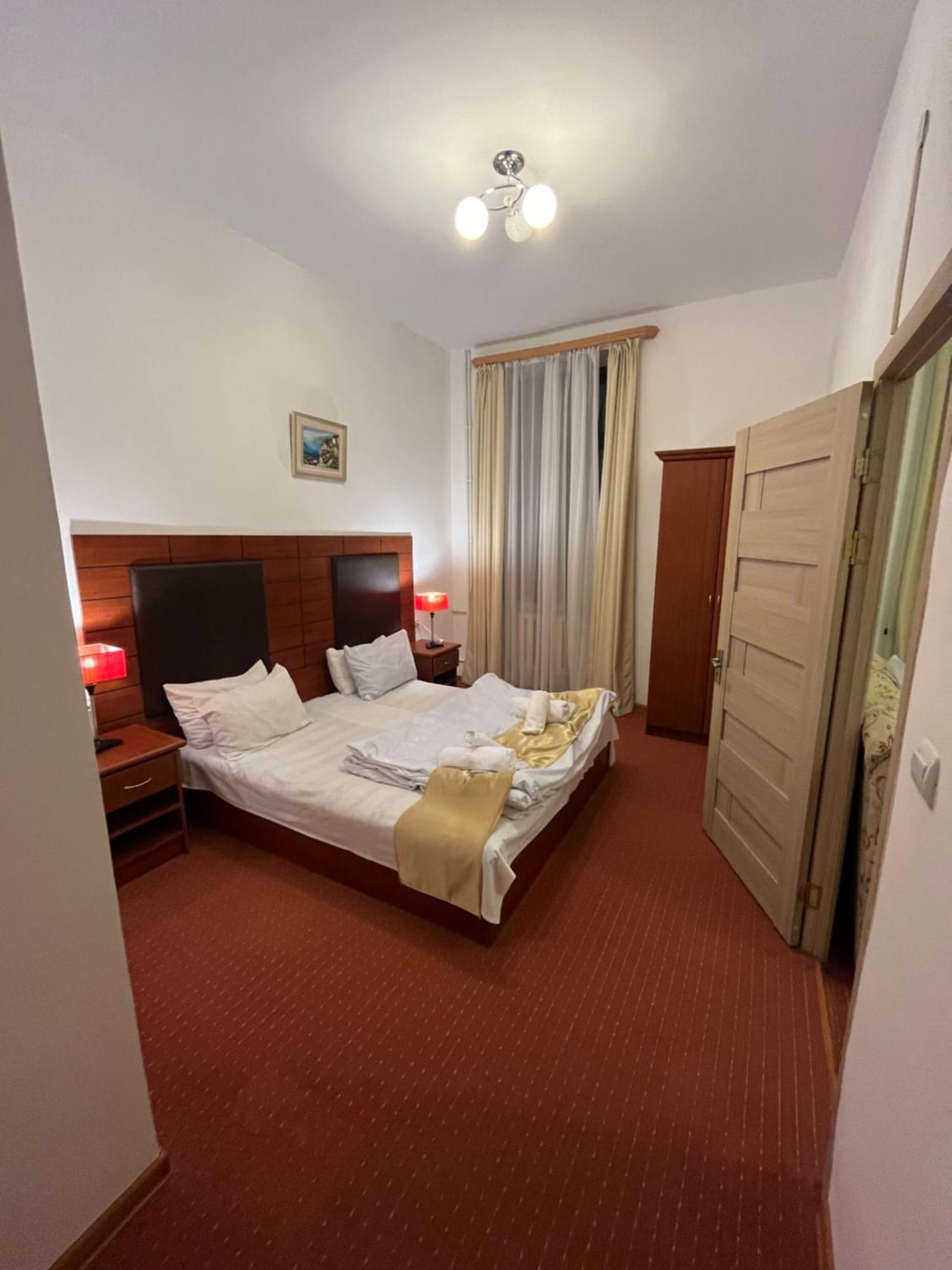 Diligence Hotel & Restaurant Dilisan Kültér fotó