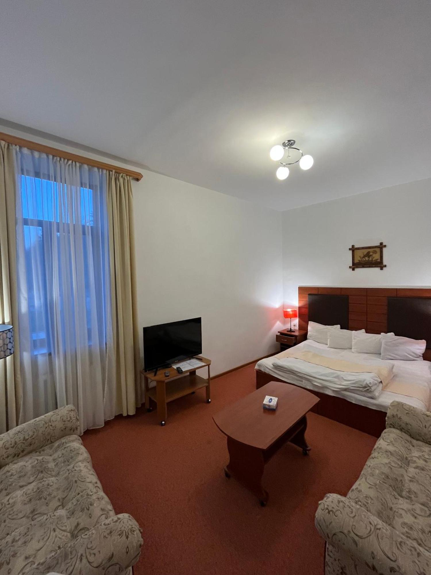 Diligence Hotel & Restaurant Dilisan Kültér fotó