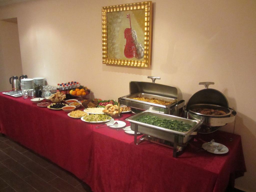 Diligence Hotel & Restaurant Dilisan Kültér fotó